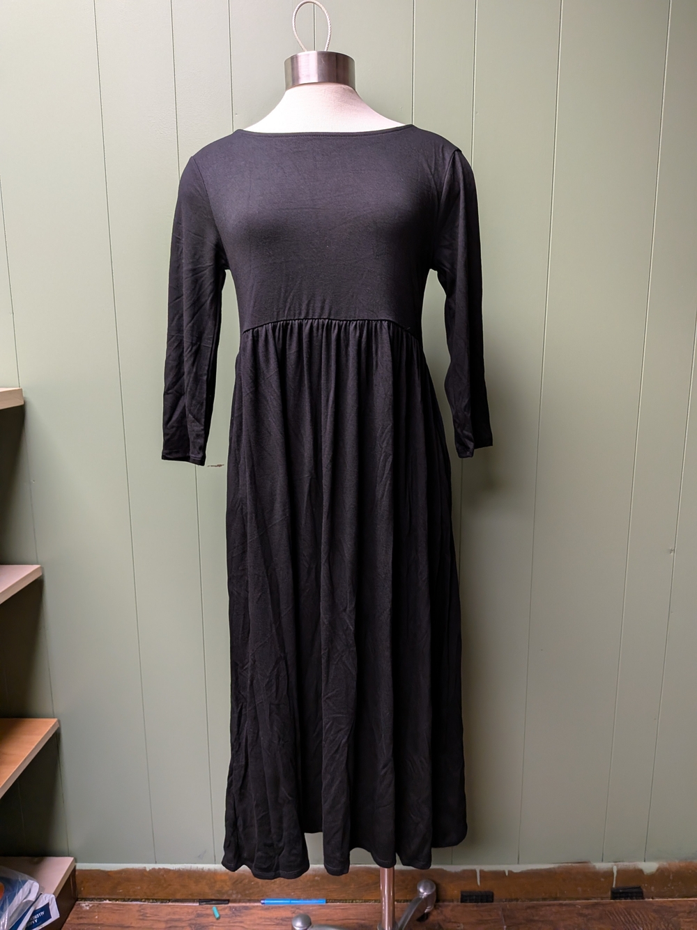 Classic Black Long Sleeve Mid Dress